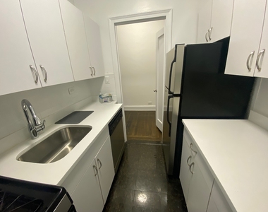 East 81st Street - Photo Thumbnail 10