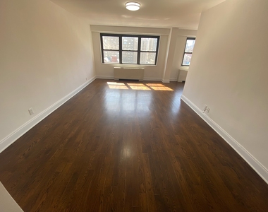 East 88th Street - Photo Thumbnail 1