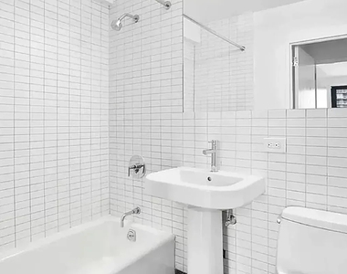222 East 39th Street - Photo Thumbnail 6