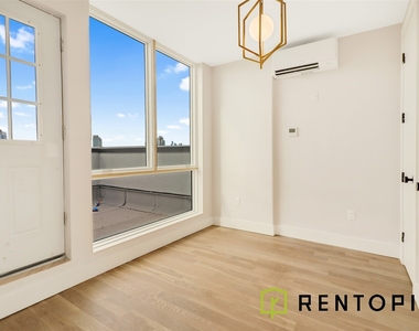 415 Manhattan Avenue - Photo Thumbnail 4
