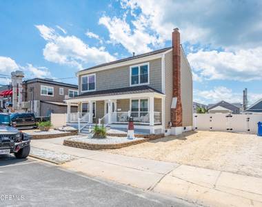 101 7th Avenue - Photo Thumbnail 1