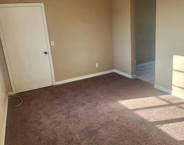 1235 W 5th Street - Photo Thumbnail 3
