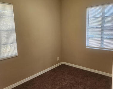 1235 W 5th Street - Photo Thumbnail 4