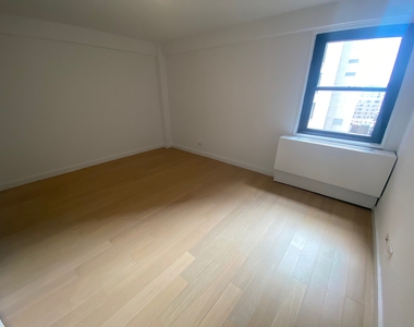 East 39th Street - Photo Thumbnail 10