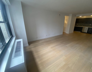 East 39th Street - Photo Thumbnail 2
