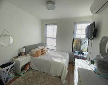 1269 Herkimer Street - Photo Thumbnail 3