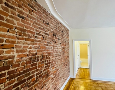 203 West 11th Street - Photo Thumbnail 3