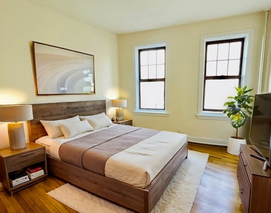 203 West 11th Street - Photo Thumbnail 1