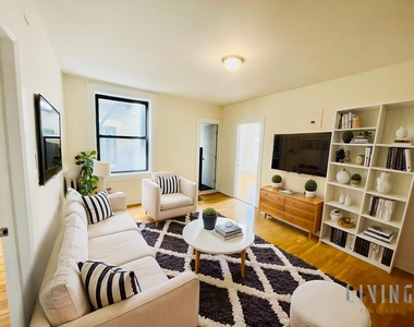 207 West 11th Street - Photo Thumbnail 2