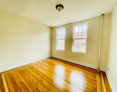 207 West 11th Street - Photo Thumbnail 1
