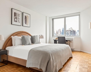 East 34th Street - Photo Thumbnail 1