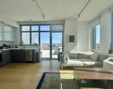 325 Kent Avenue - Photo Thumbnail 5