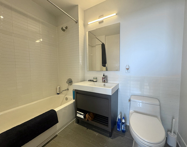 325 Kent Avenue - Photo Thumbnail 11