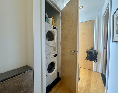 325 Kent Avenue - Photo Thumbnail 9