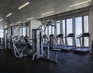 325 Kent Avenue - Photo Thumbnail 16