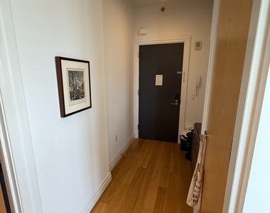 325 Kent Avenue - Photo Thumbnail 10