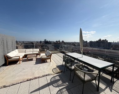 325 Kent Avenue - Photo Thumbnail 2