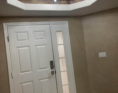 817 Mystic Drive - Photo Thumbnail 4