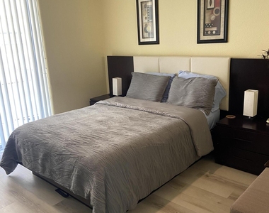 817 Mystic Drive - Photo Thumbnail 23