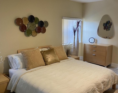 817 Mystic Drive - Photo Thumbnail 14