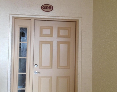 817 Mystic Drive - Photo Thumbnail 3