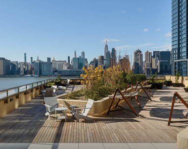 Hunter's Point - Photo Thumbnail 8