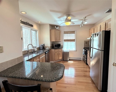 112 Laurel Valley Drive - Photo Thumbnail 2