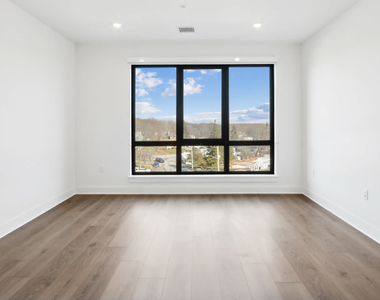655 Washington Street - Photo Thumbnail 18