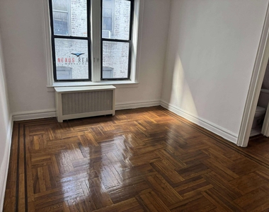 41-42 40th Street - Photo Thumbnail 6