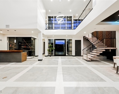 94 Glade Hollow Drive - Photo Thumbnail 2