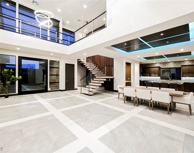 94 Glade Hollow Drive - Photo Thumbnail 4