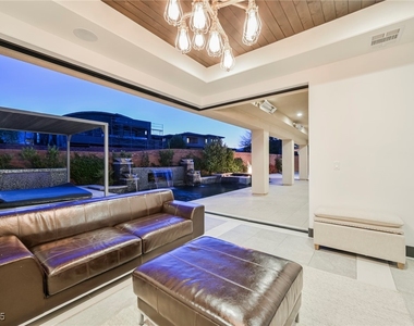 94 Glade Hollow Drive - Photo Thumbnail 5