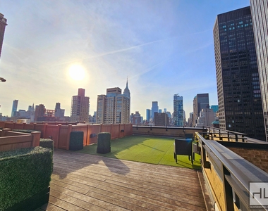East 39th Street - Photo Thumbnail 4