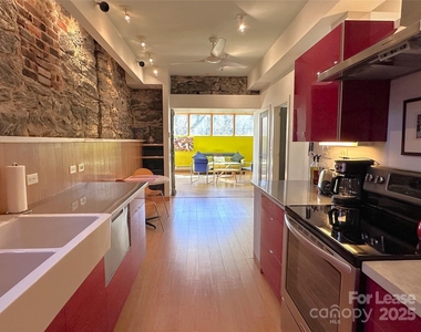 130c Biltmore Avenue - Photo Thumbnail 7