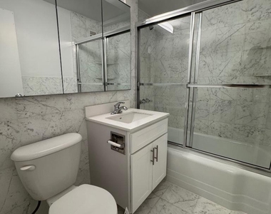 East 71st Street - Photo Thumbnail 3