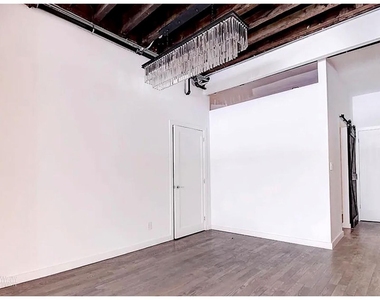 86 E 10th St - Photo Thumbnail 5
