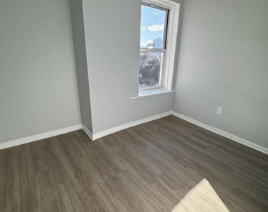 455 Main Street - Photo Thumbnail 2