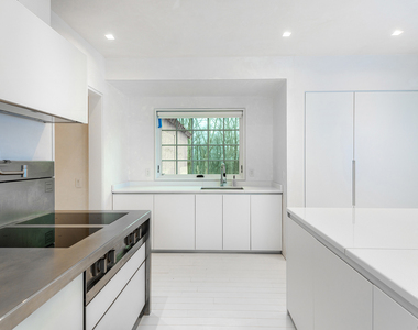24 Old Roxbury Road - Photo Thumbnail 2