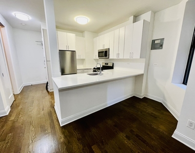 200 West 58th Street - Photo Thumbnail 3