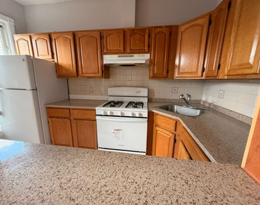 208 Pennsylvania Avenue - Photo Thumbnail 7