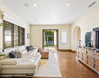 16 Shore Walk - Photo Thumbnail 21