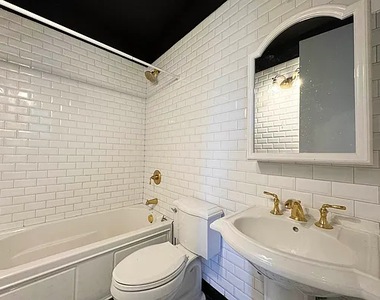 489 Washington Avenue - Photo Thumbnail 4