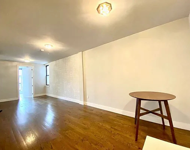 489 Washington Avenue - Photo Thumbnail 3