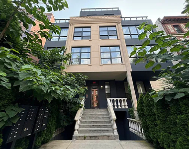 489 Washington Avenue - Photo Thumbnail 5