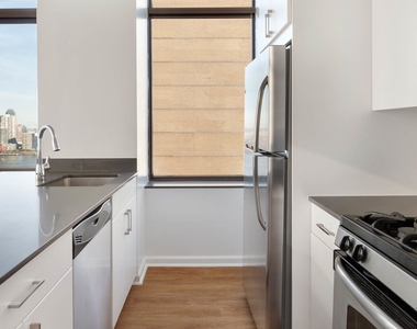 East 39th Street - Photo Thumbnail 4