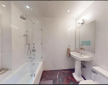 128 Central Park South - Photo Thumbnail 11