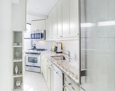 865 1st Avenue - Photo Thumbnail 3