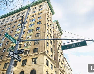 W 98th St - Photo Thumbnail 7