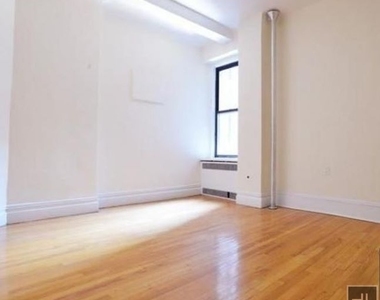 W 98th St - Photo Thumbnail 2