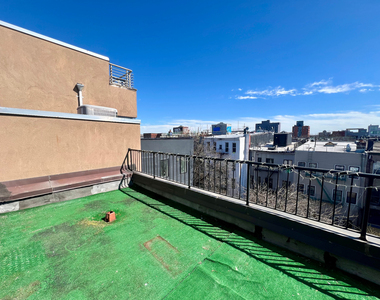 320 melrose st - Photo Thumbnail 7